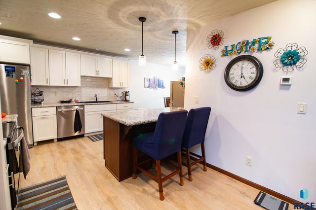 2505 S Kinderhook Ave, Sioux Falls, SD 57106