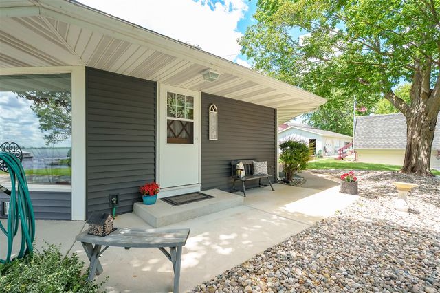2282 Parker Drive, Wayland, MI 49348