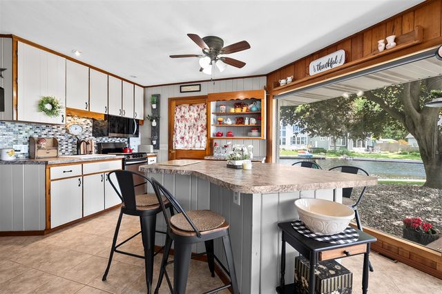 2282 Parker Drive, Wayland, MI 49348