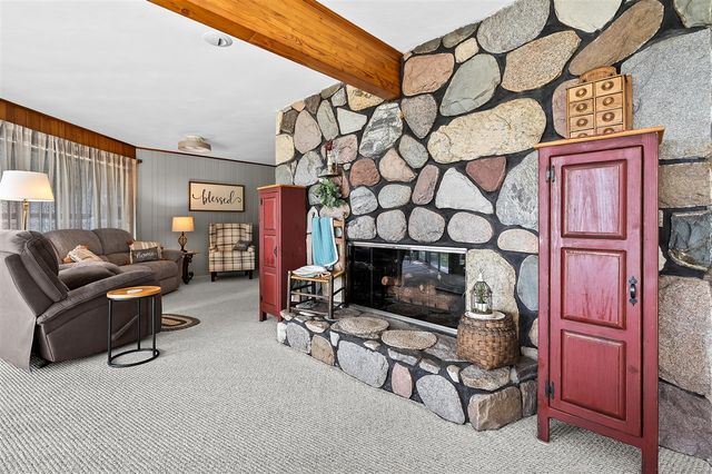 2282 Parker Drive, Wayland, MI 49348
