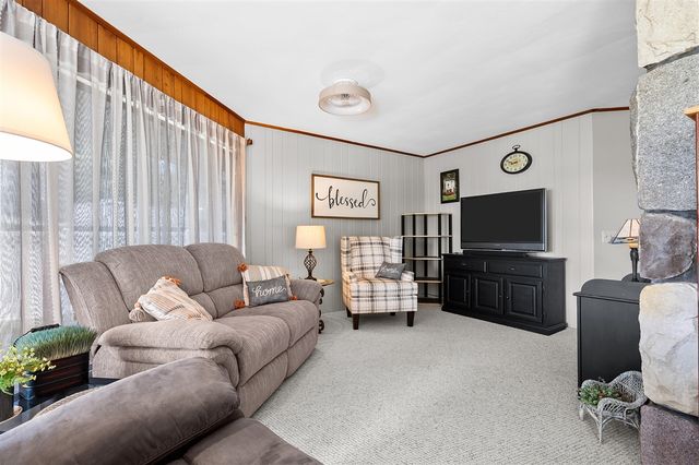 2282 Parker Drive, Wayland, MI 49348