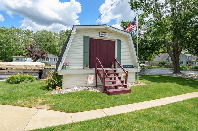 2282 Parker Drive, Wayland, MI 49348