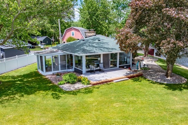 2282 Parker Drive, Wayland, MI 49348