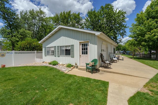 2282 Parker Drive, Wayland, MI 49348