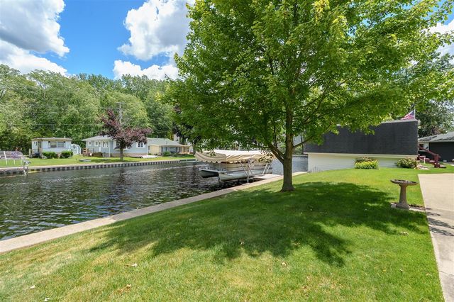2282 Parker Drive, Wayland, MI 49348
