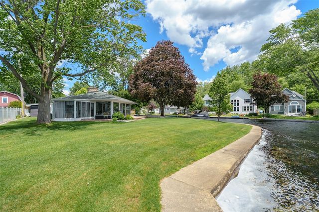 2282 Parker Drive, Wayland, MI 49348