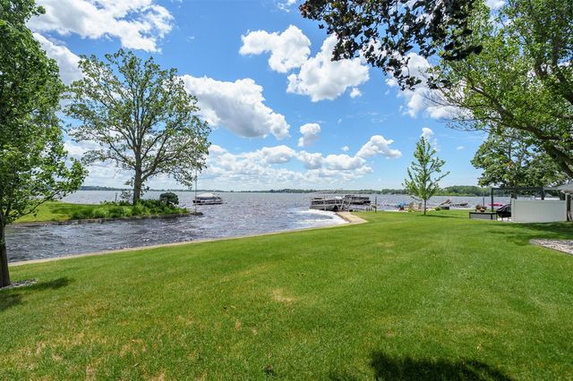 2282 Parker Drive, Wayland, MI 49348
