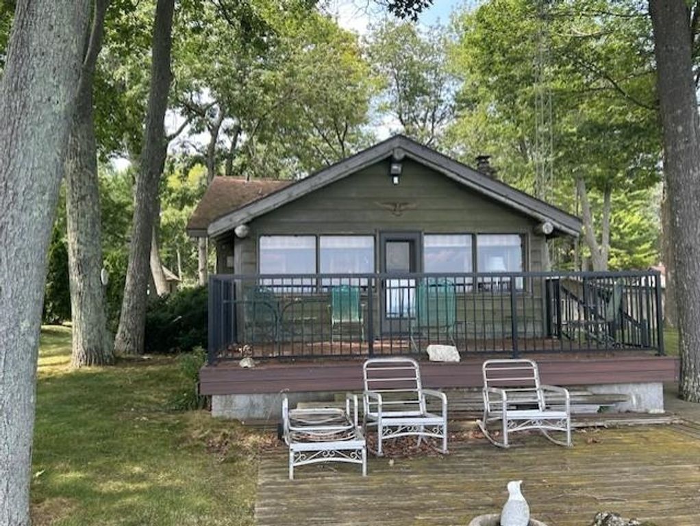 940 Huron Street, East Tawas, MI 48730