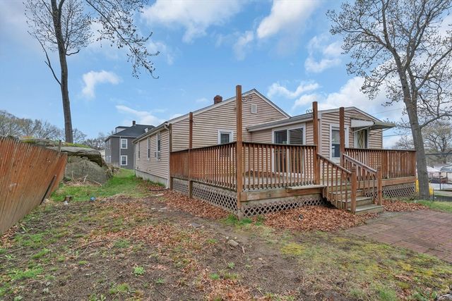 204 Talcott St, Woonsocket, RI 02895