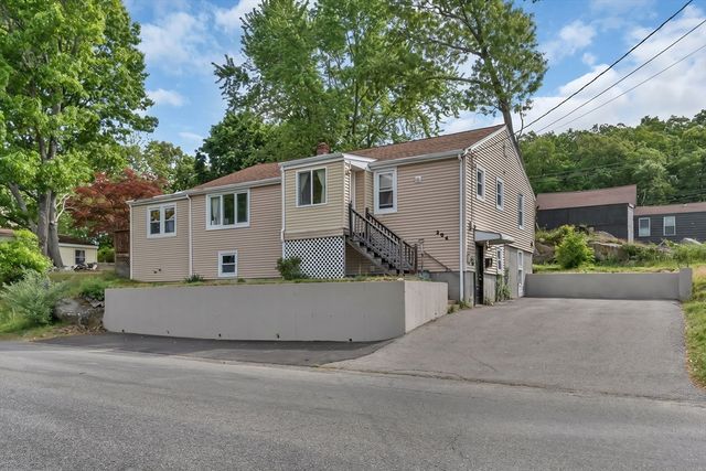 204 Talcott St, Woonsocket, RI 02895