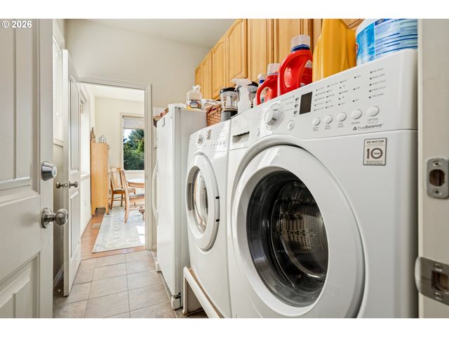 947 S JUNIPER St, Rockaway Beach, OR 97136