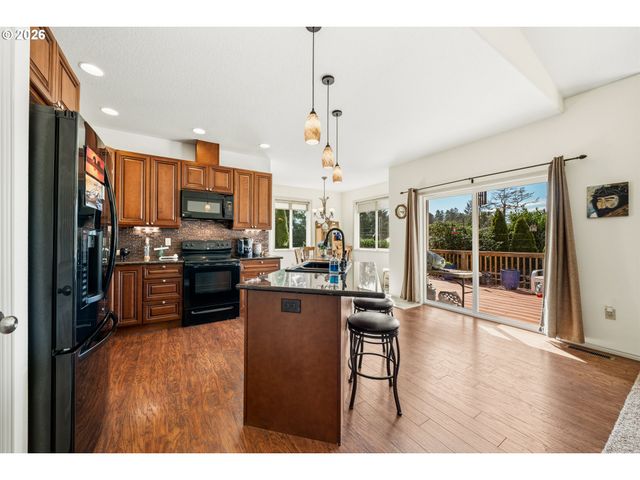 947 S JUNIPER St, Rockaway Beach, OR 97136