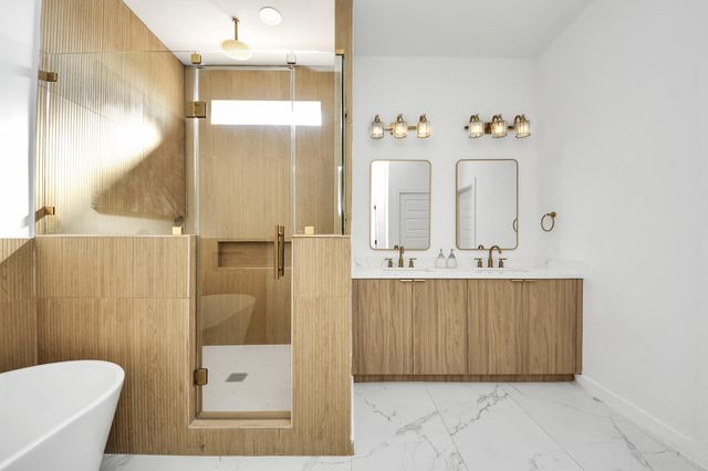 1216 E 34th Street C, Houston, TX 77022