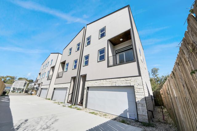 1216 E 34th Street C, Houston, TX 77022