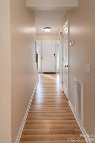7531 Woodknoll Drive, Charlotte, NC 28217