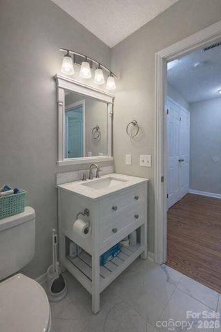 7531 Woodknoll Drive, Charlotte, NC 28217