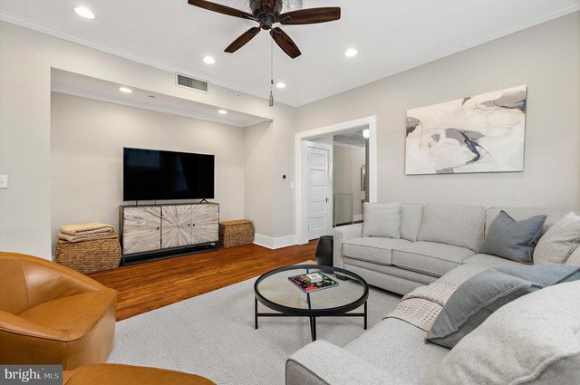 190 DUKE OF GLOUCESTER ST, Annapolis, MD 21401