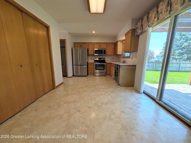 1621 Holbrook Road, Holt, MI 48842