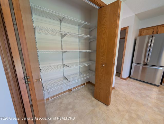 1621 Holbrook Road, Holt, MI 48842