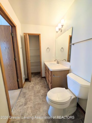 1621 Holbrook Road, Holt, MI 48842