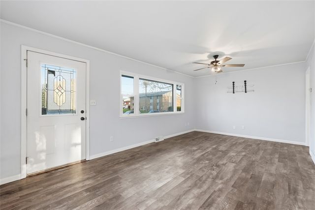 654 S Lucas Street, Iowa City, IA 52240