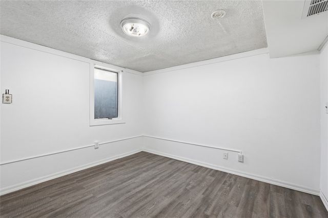 654 S Lucas Street, Iowa City, IA 52240