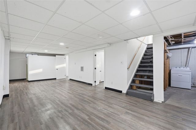 654 S Lucas Street, Iowa City, IA 52240