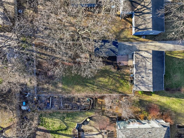 654 S Lucas Street, Iowa City, IA 52240