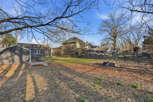 654 S Lucas Street, Iowa City, IA 52240