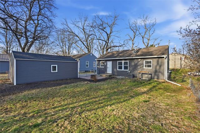 654 S Lucas Street, Iowa City, IA 52240