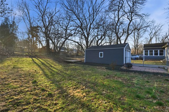 654 S Lucas Street, Iowa City, IA 52240