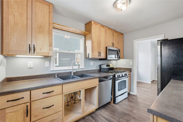 654 S Lucas Street, Iowa City, IA 52240