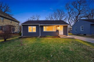 654 S Lucas Street, Iowa City, IA 52240