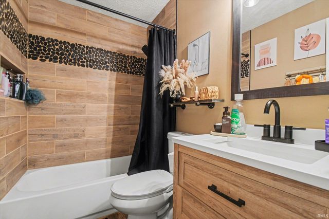 5101 Jenny Lane, Mishawaka, IN 46545