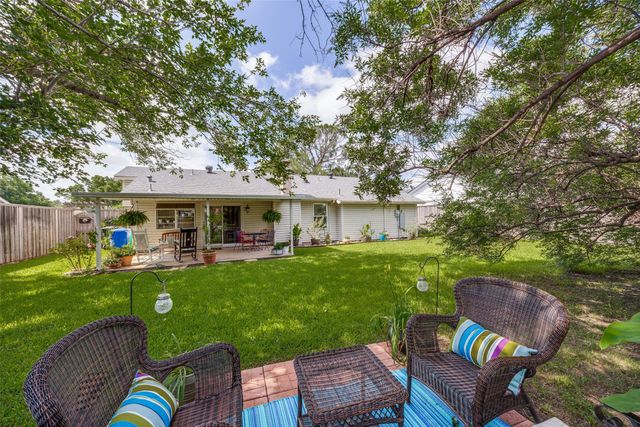 2817 Elk Grove Road, Carrollton, TX 75007