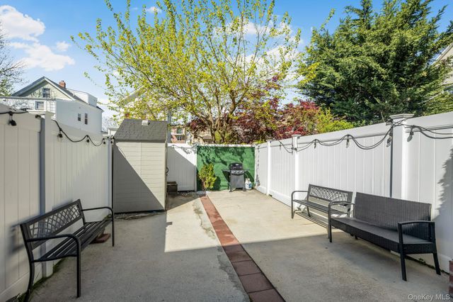 312 S 6th Avenue, Mount Vernon, NY 10550