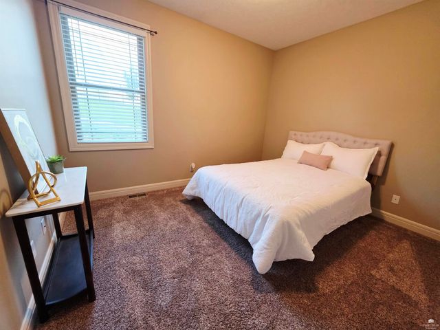 3700 Deakon Drive, Manhattan, KS 66503