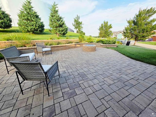 3700 Deakon Drive, Manhattan, KS 66503