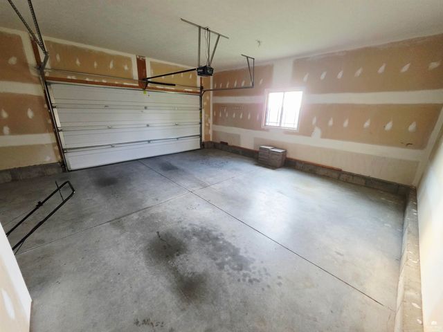 3700 Deakon Drive, Manhattan, KS 66503