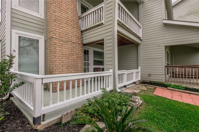400 Echo Lane 27, Livingston, TX 77351