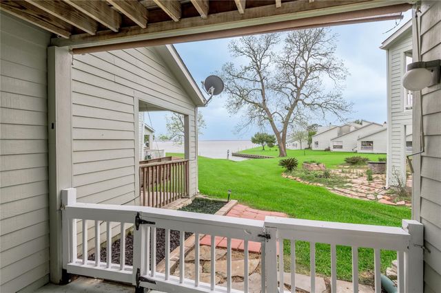 400 Echo Lane 27, Livingston, TX 77351