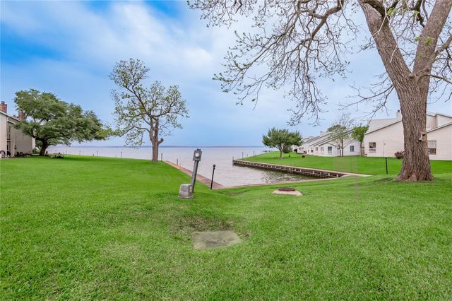 400 Echo Lane 27, Livingston, TX 77351