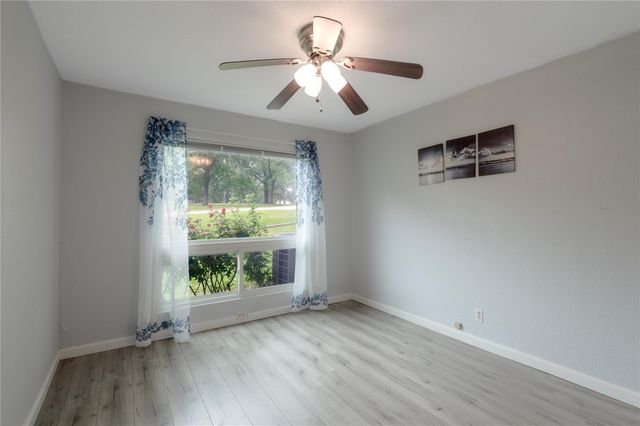 400 Echo Lane 27, Livingston, TX 77351
