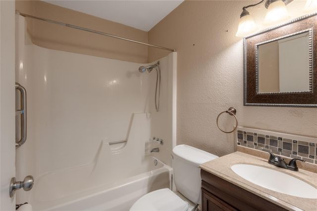 400 Echo Lane 27, Livingston, TX 77351