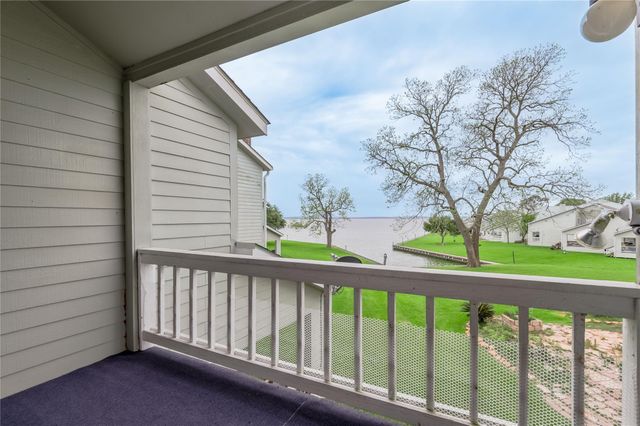 400 Echo Lane 27, Livingston, TX 77351