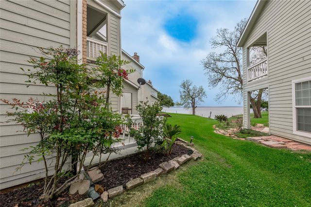 400 Echo Lane 27, Livingston, TX 77351