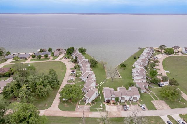 400 Echo Lane 27, Livingston, TX 77351