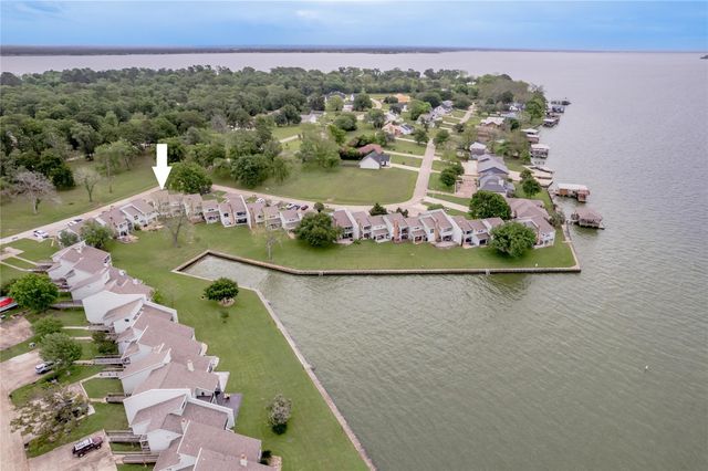 400 Echo Lane 27, Livingston, TX 77351