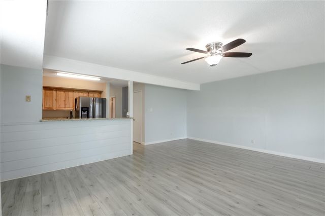 400 Echo Lane 27, Livingston, TX 77351