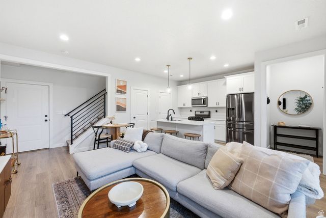 6429 W SOUTH JORDAN PKWY, South Jordan, UT 84009